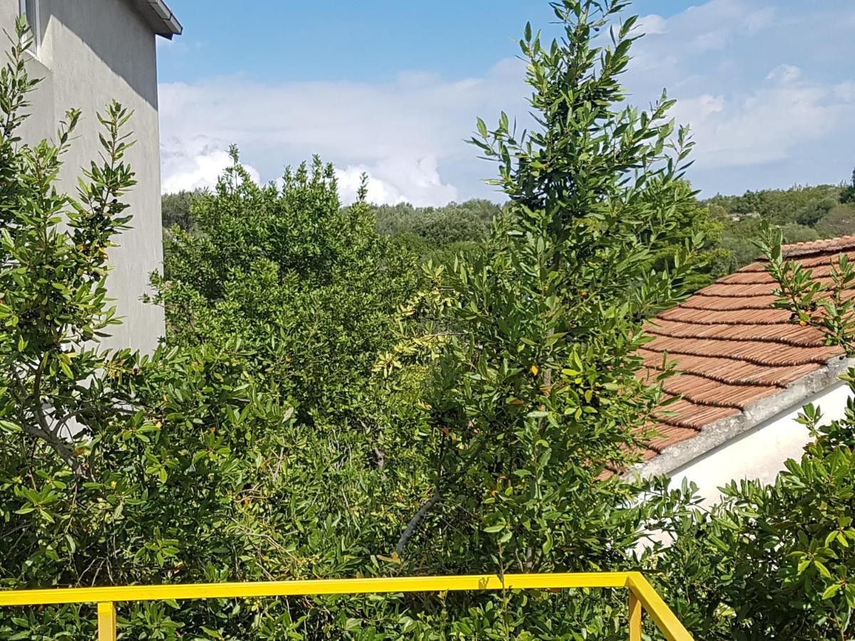 Extra Spacious Seaview Apartments Close To The Beach, With Large Terraces And Free Wi-Fi & Ac & Bbq & Parking Space Sali Exterior foto